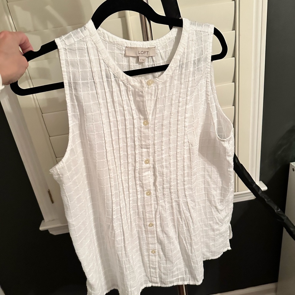 LOFT White Sleeveless Pleated Blouse with Bib Collar